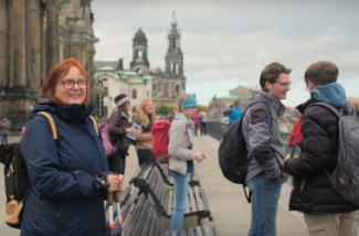 Elisabeth kaiser (KMD) bei der Chorfahrt nach Dresden